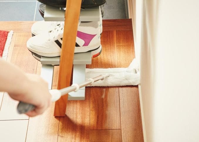 玄関掃除が時短できる！ 床が掃きやすい“シューズラック”おすすめランキング4選｜テストする女性誌『LDK』が徹底検証