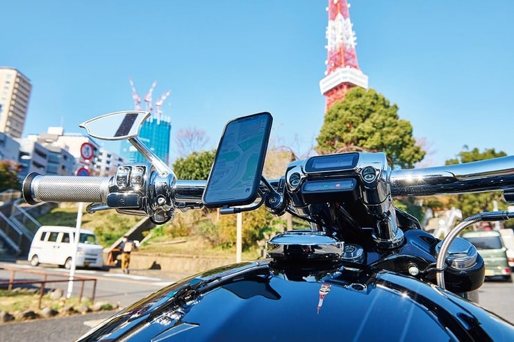 「iPhoneのカメラが壊れた」を回避！ おすすめなバイク用スマホホルダーは？ | 『家電批評』が検証のイメージ