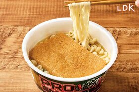 【高たんぱくカップ麺】「どん兵衛PRO」って美味しいの？ ランチにOKな商品をLDKが探してみた